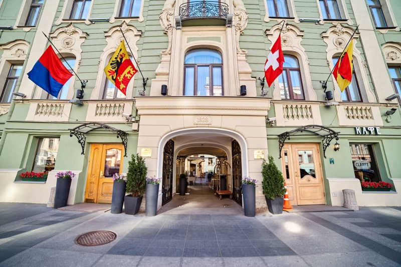 Петербургский отельер выиграл спор с властями за здание в центре города